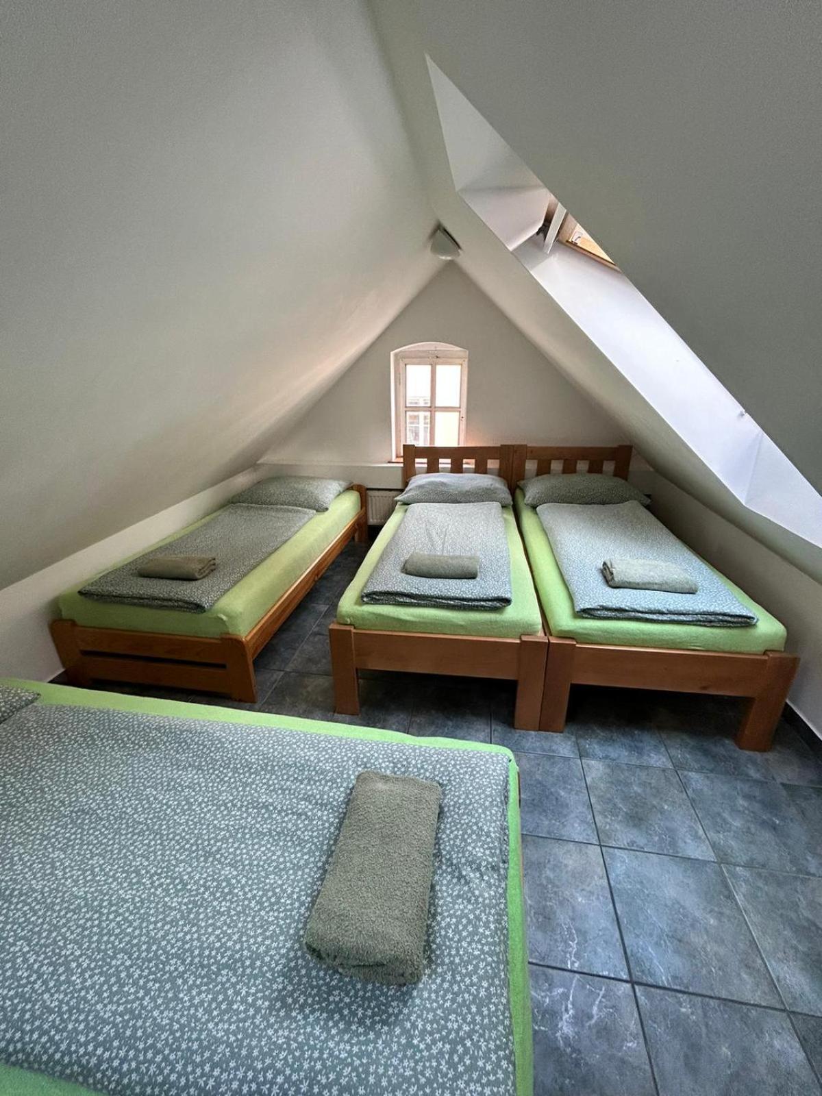 Zmrzlinovy Domecek Apartment Mikulov Luaran gambar